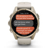 Garmin Fenix ​​​​8 Sapphire – 43 mm / AMOLED – Soft Gold mit nebelgrauem/dunklem Sandstein-Silikonarmband – Premium-Multisportuhr