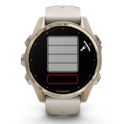 Garmin Fenix ​​​​8 Sapphire – 43 mm / AMOLED – Soft Gold mit nebelgrauem/dunklem Sandstein-Silikonarmband – Premium-Multisportuhr