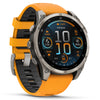 Garmin Fenix ​​​​8 Sapphire – 47 mm &amp; 51 mm / AMOLED – Titan mit Spark-orangefarbenem Silikonarmband – Premium-Multisportuhr