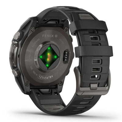 Garmin Fenix ​​​​8 Sapphire – 47 mm / AMOLED – Carbongraues DLC-Titan mit schwarzem Silikonarmband – Premium-Multisportuhr