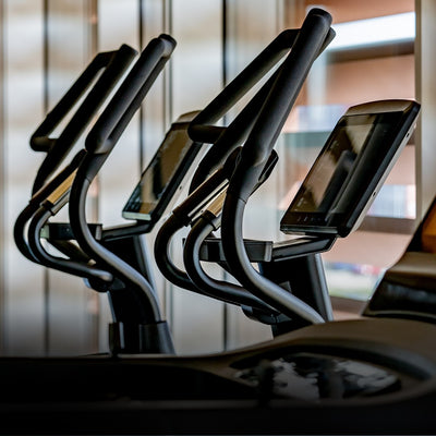 Professioneller Crosstrainer mit luxuriöser Unterhaltungskonsole – Evolve Fitness ET-UL-156