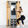 NOHRD Compact Wall Cherry – Trainingsstation mit interaktivem Touchscreen, SlimBeam, SkiErg und SwingBells – Kirschholz