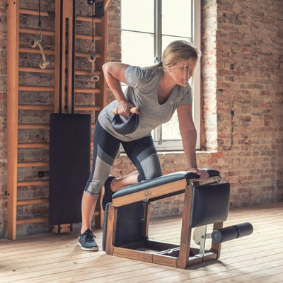 NOHRD Swing Board Set Vintage Oak - kettlebells avec rangement mural - Chêne teinté et cuir