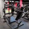 Machine à squat pendulaire - Evolve Fitness UL-330 Prime Series chargée en plaques